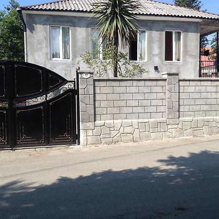 Guest House Maxim ماكينجاوري المظهر الخارجي الصورة