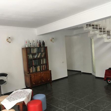 Guest House Maxim ماكينجاوري المظهر الخارجي الصورة
