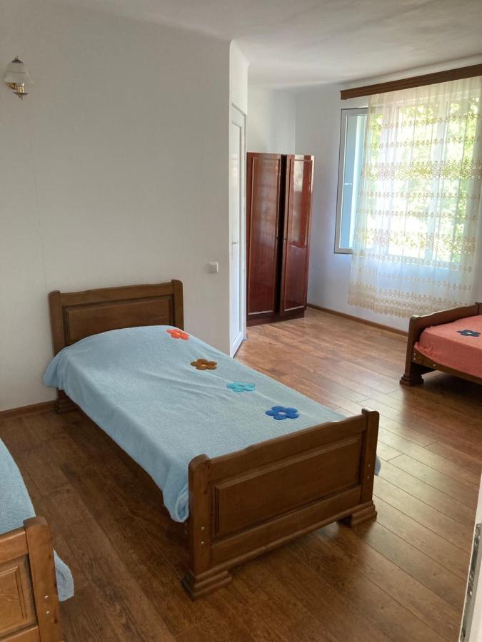 Guest House Maxim ماكينجاوري المظهر الخارجي الصورة