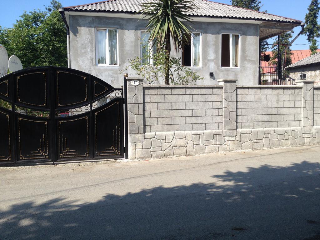 Guest House Maxim ماكينجاوري المظهر الخارجي الصورة