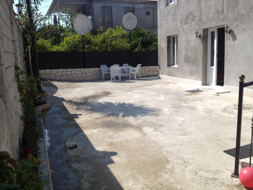 Guest House Maxim ماكينجاوري المظهر الخارجي الصورة