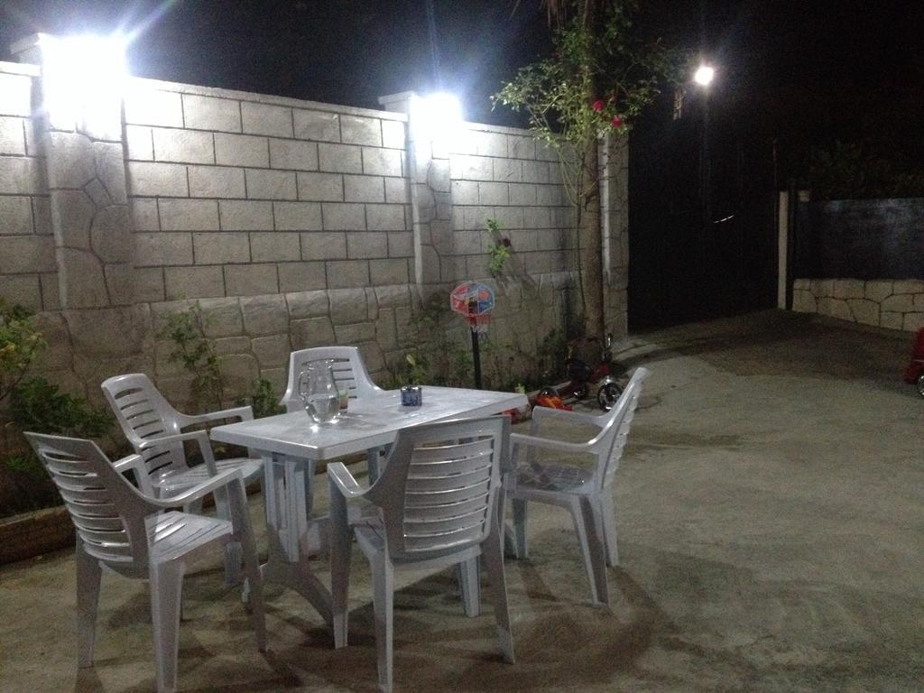 Guest House Maxim ماكينجاوري المظهر الخارجي الصورة
