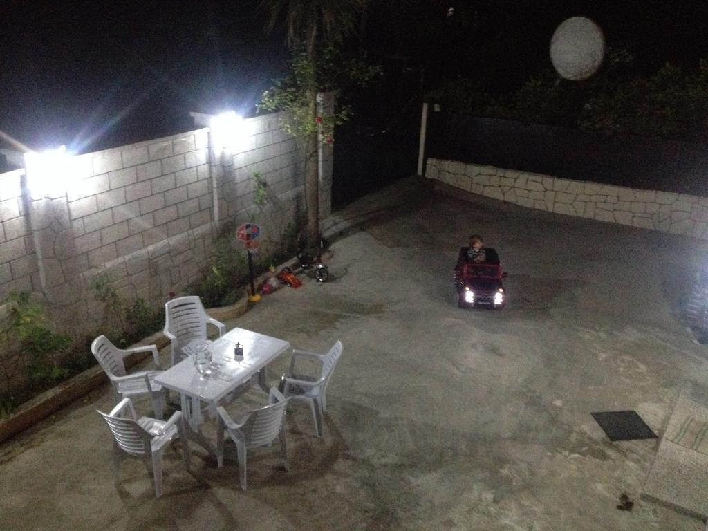 Guest House Maxim ماكينجاوري المظهر الخارجي الصورة