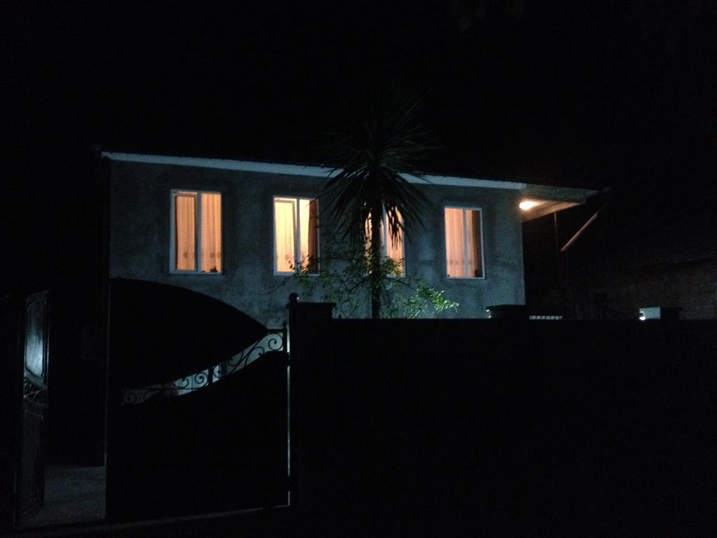 Guest House Maxim ماكينجاوري المظهر الخارجي الصورة