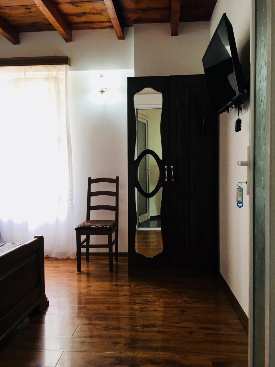 Guest House Maxim ماكينجاوري المظهر الخارجي الصورة