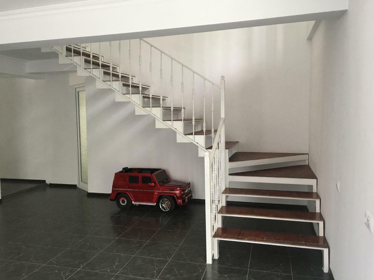 Guest House Maxim ماكينجاوري المظهر الخارجي الصورة