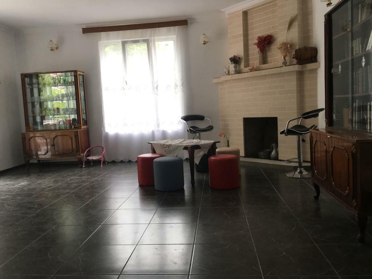 Guest House Maxim ماكينجاوري المظهر الخارجي الصورة