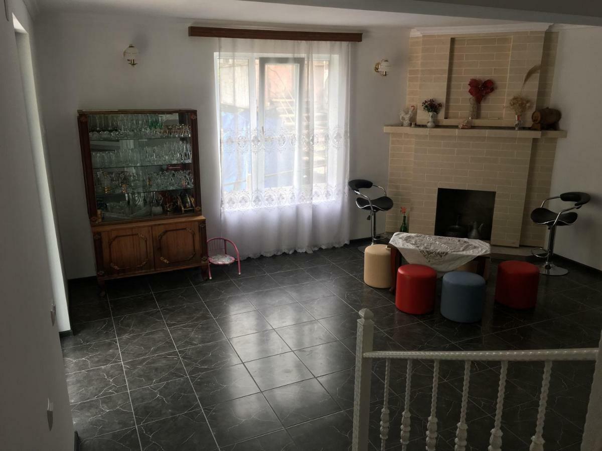 Guest House Maxim ماكينجاوري المظهر الخارجي الصورة